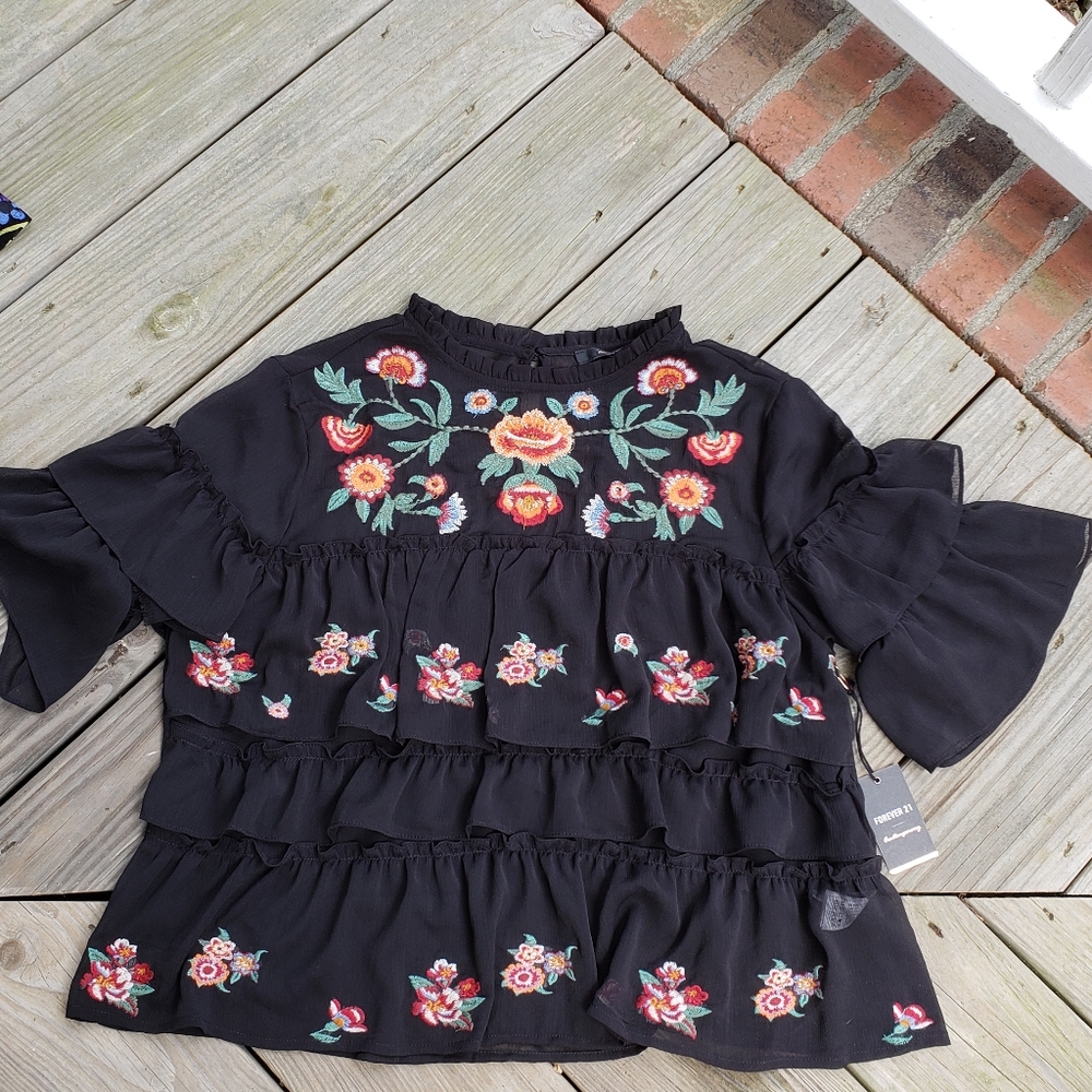 NWT embroidered sheer ruffled blouse